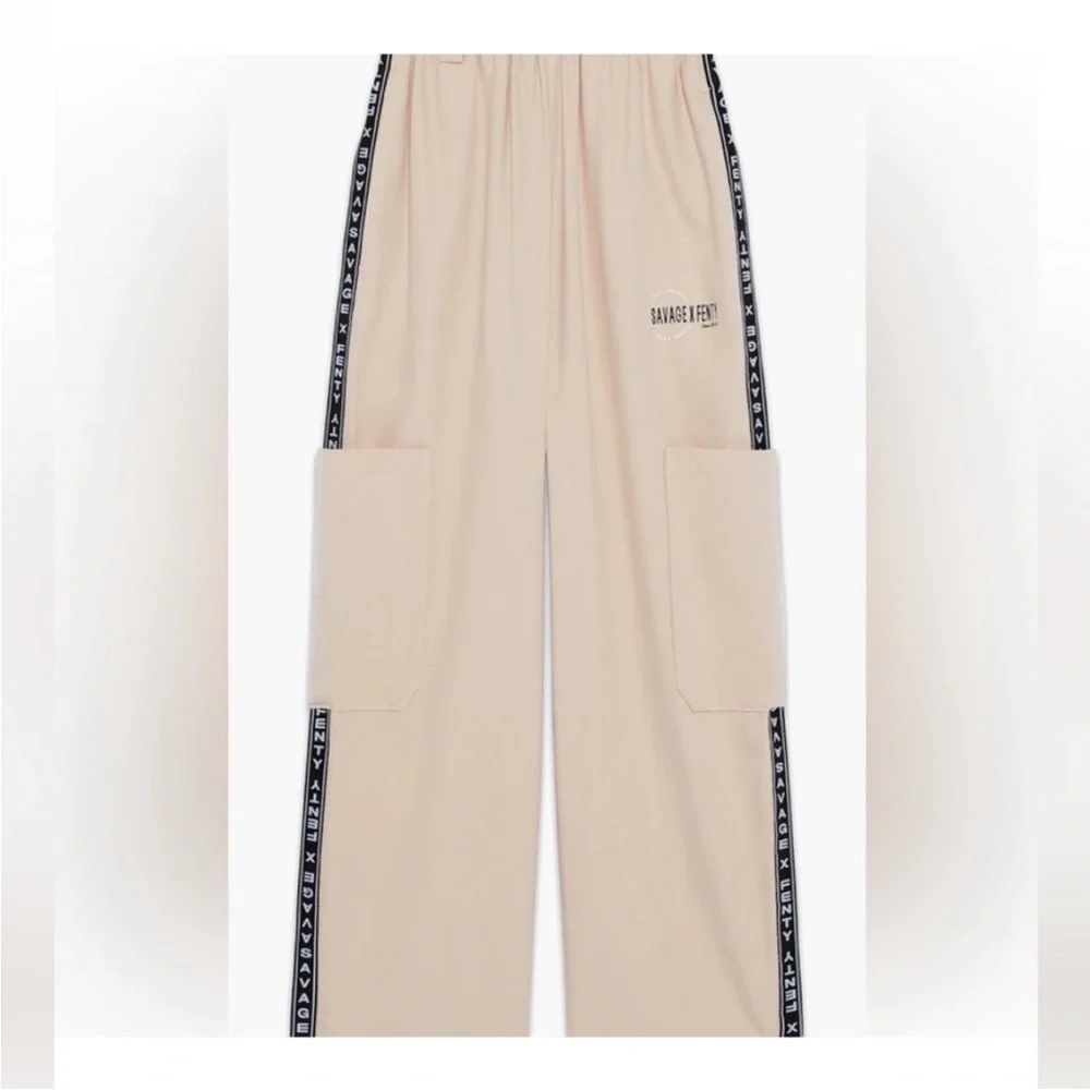Savage X FENTY Women’s Pants Oversized Logo Wide Leg Pants New size Large - Picture 3 of 16